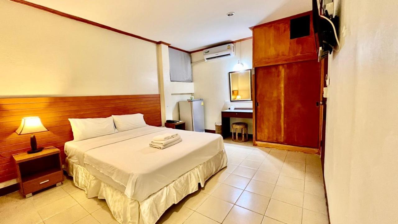 Lewiinski'S Hotel Pattaya Exterior photo