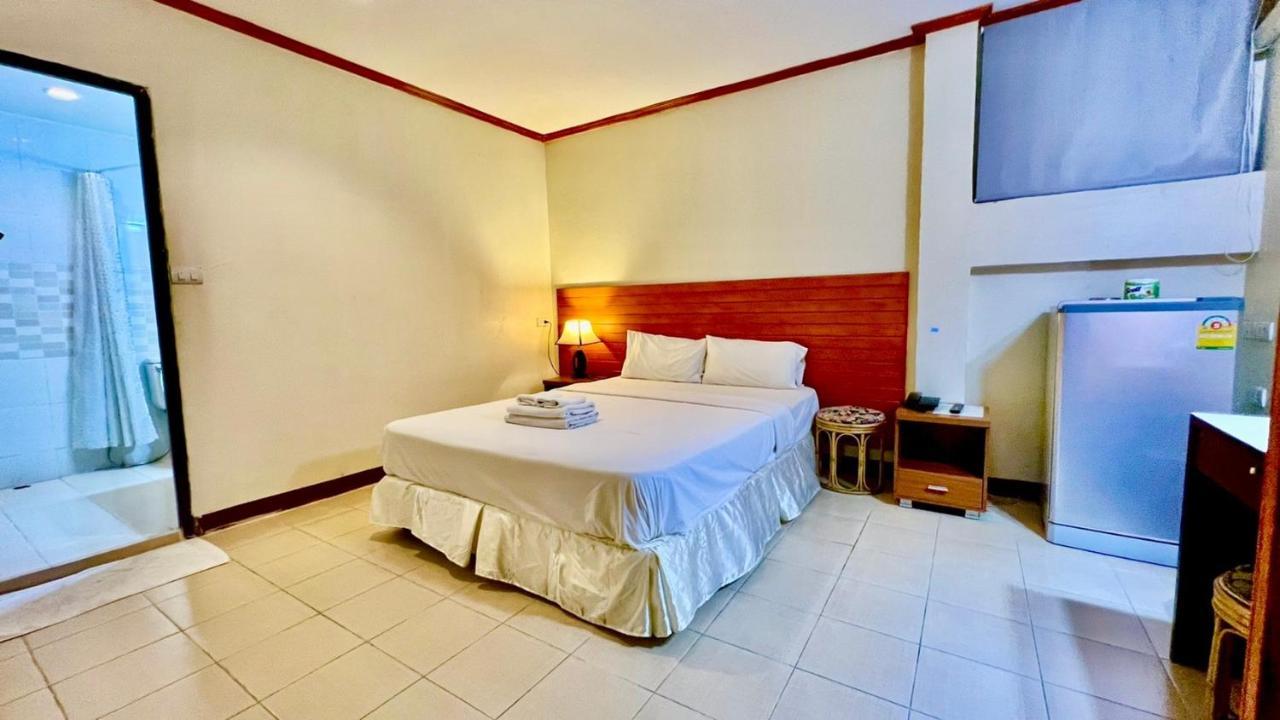 Lewiinski'S Hotel Pattaya Exterior photo